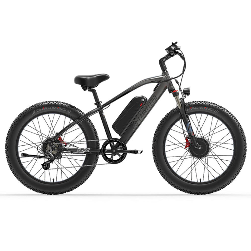 Zwarte elektrische fiets op witte achtergrond
