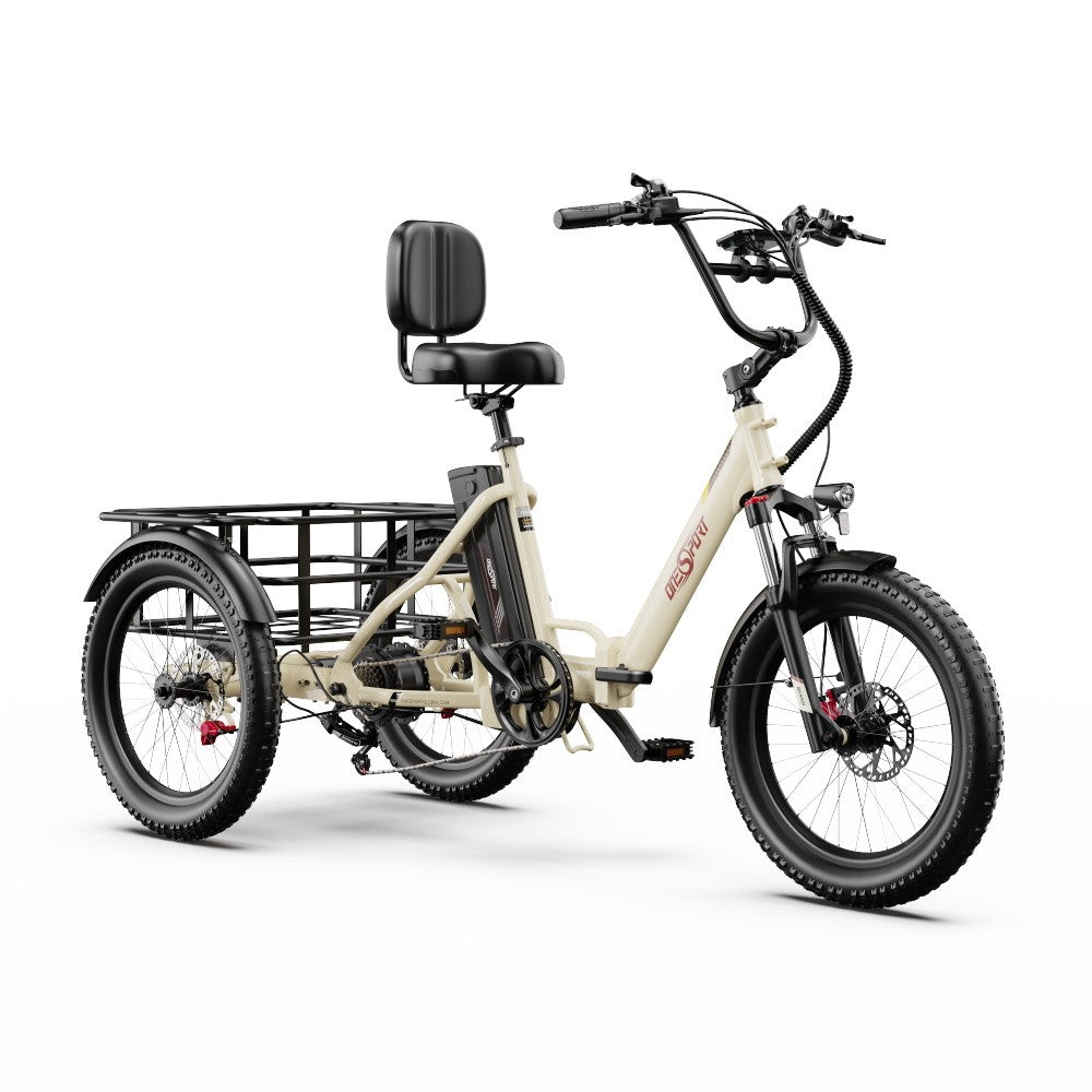 Witte elektrische driewieler met een mand op een witte achtergrond