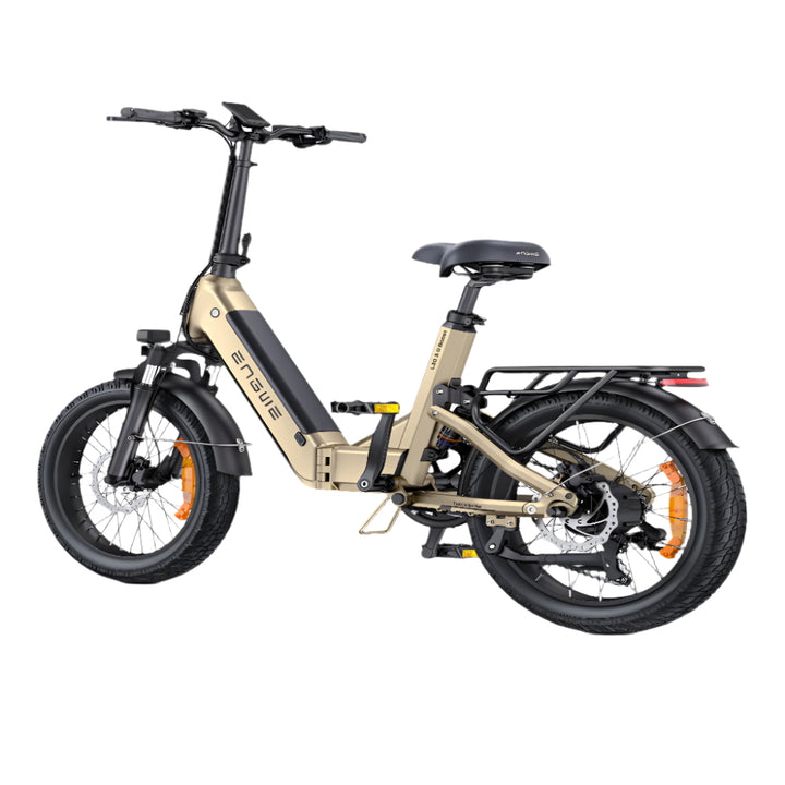 Beige elektrische fiets met zwarte accenten op een witte achtergrond