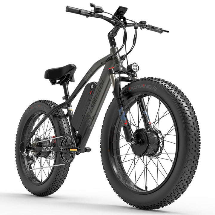 Zwarte elektrische fiets op witte achtergrond
