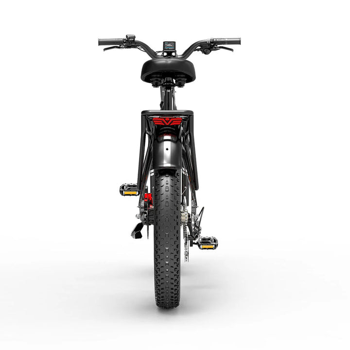 Zwarte elektrische fiets op witte achtergrond