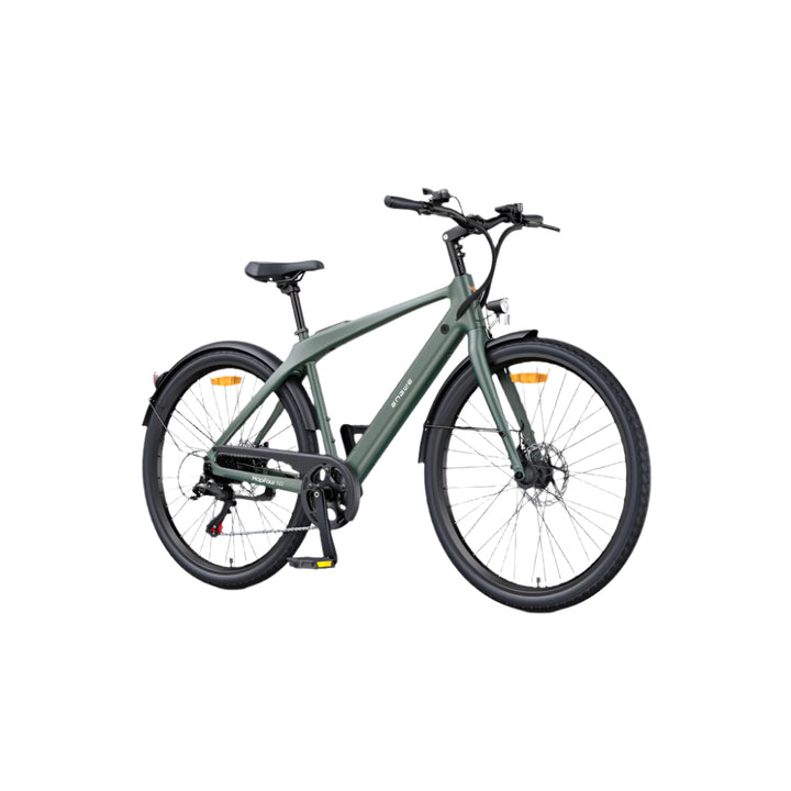 Groene elektrische fiets op witte achtergrond
