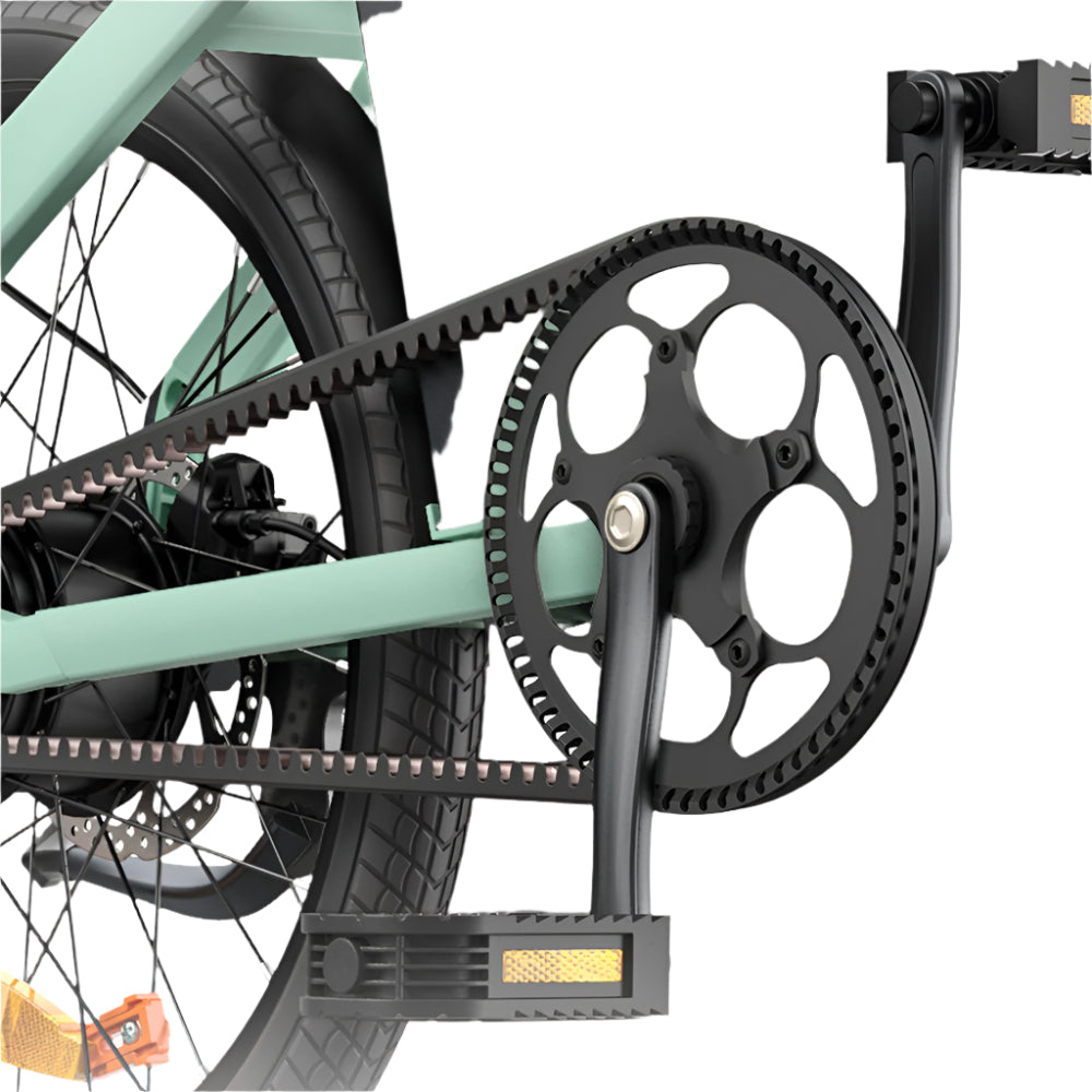 Close-up van het versnellingssysteem van een fiets met een groen frame.