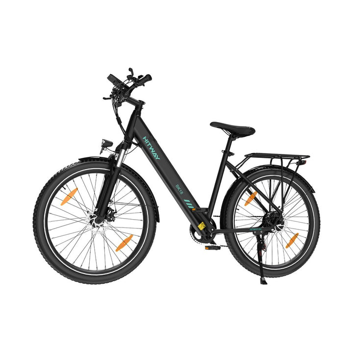 Zwarte elektrische fiets op witte achtergrond