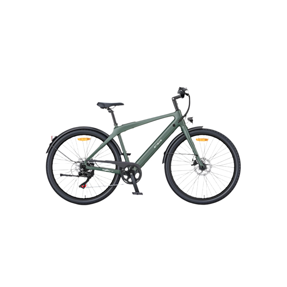Groene fiets op witte achtergrond